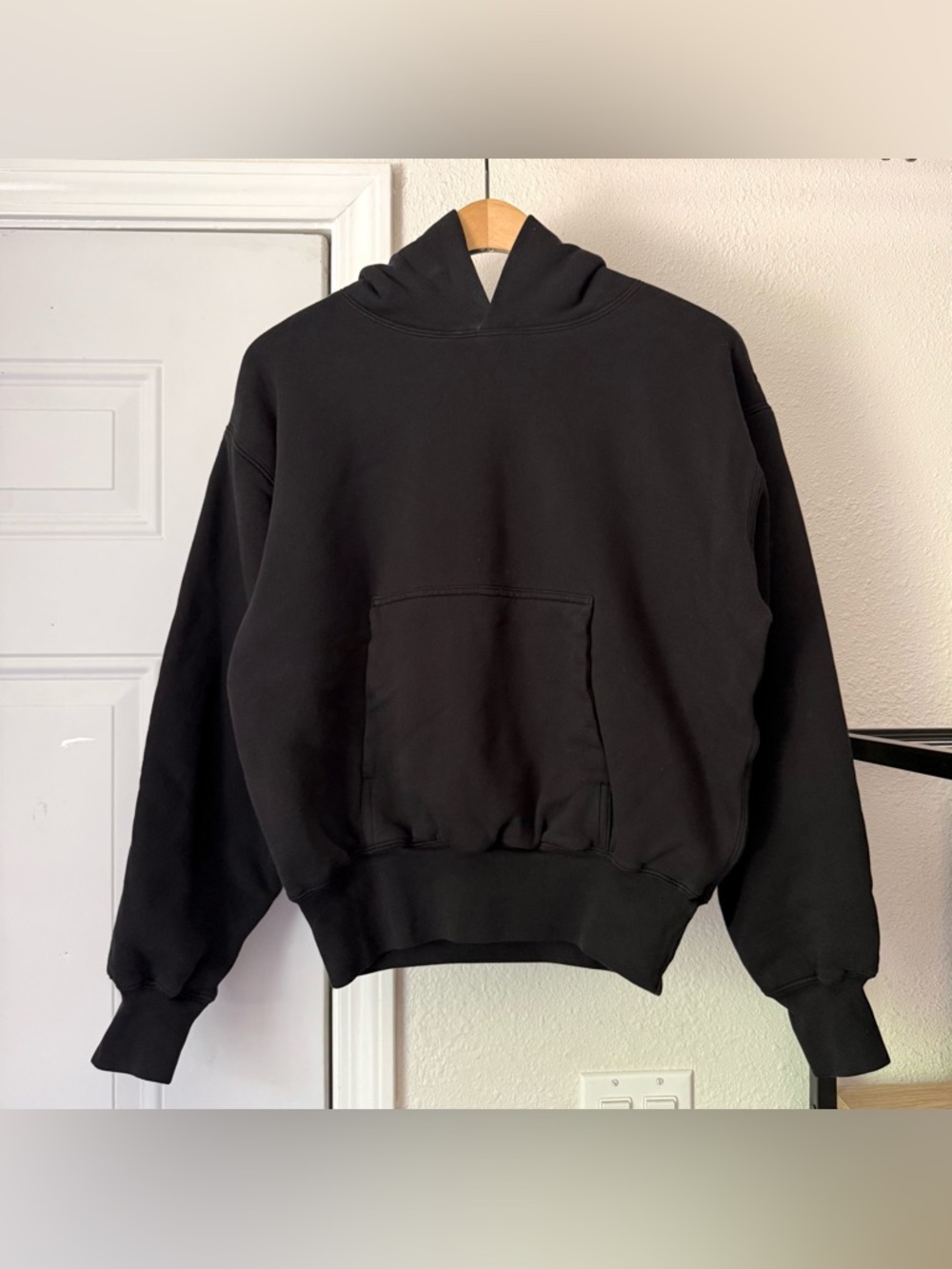 YEEZY x GAP black boxy cotton kangaroo long sleeve cropped hoodie sweater